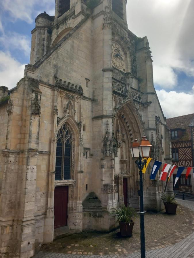 Le Leon Apartment Honfleur Exterior photo