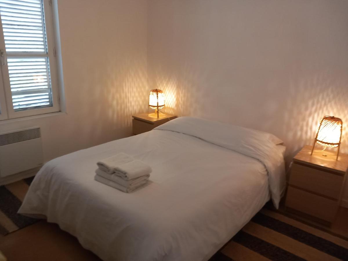 Le Leon Apartment Honfleur Exterior photo